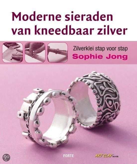 Moderne sieraden van kneedbaar zilver 297